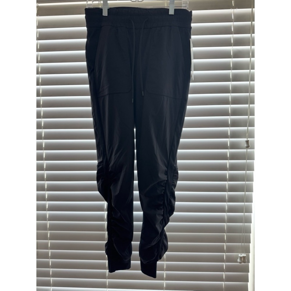 NWT Lululemon Beyond the Studio Jogger Black - Picture 2 of 13